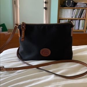 Small black Dooney & Bourke purse